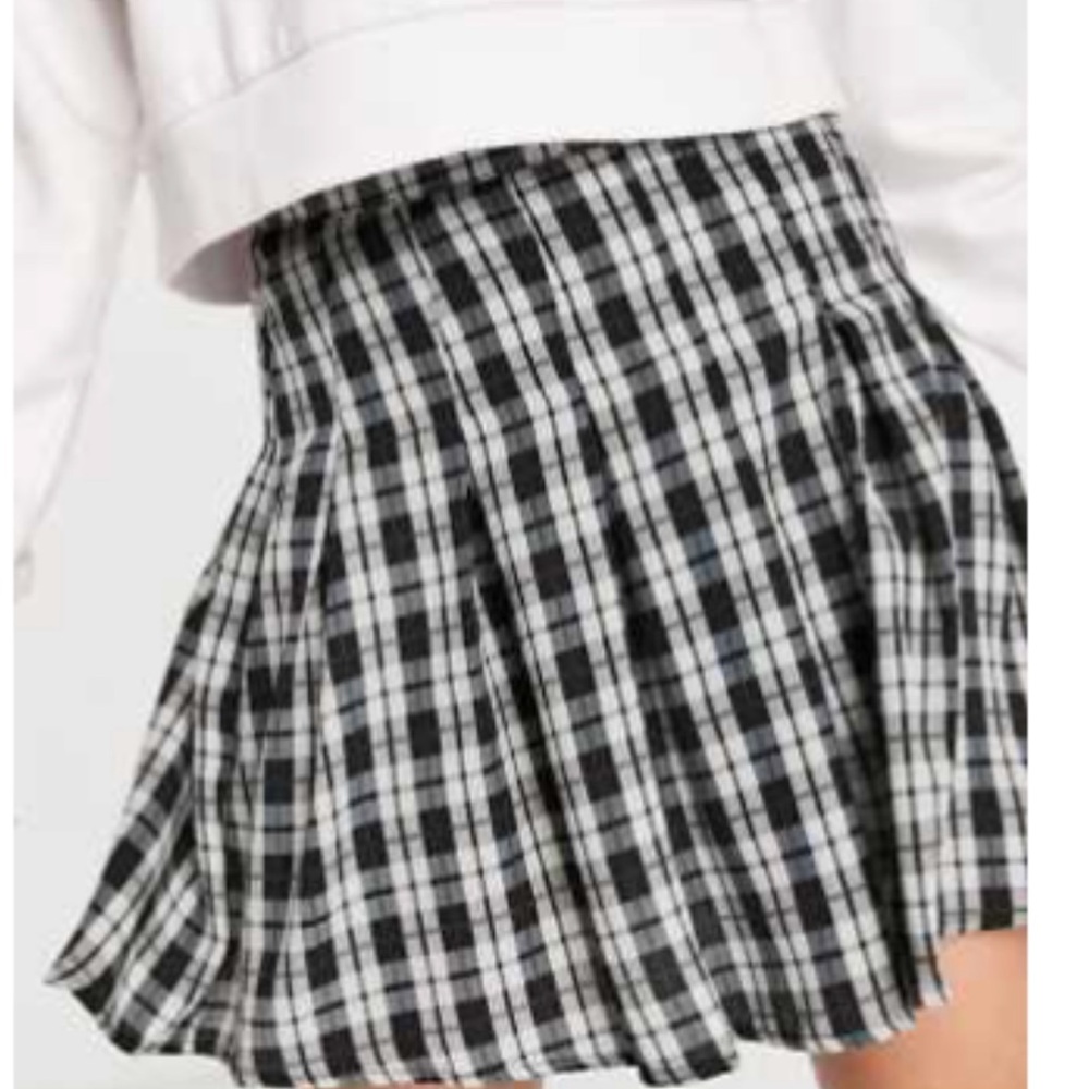 NWT Plaid Black and White Pleated Women's Mini Skirt